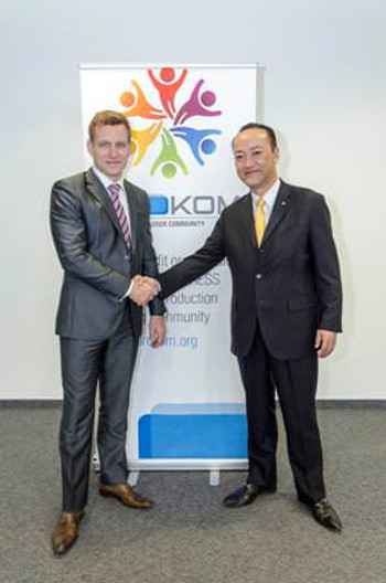 European launch Newly-elected PROKOM chairman Andy Barber (left), of imail, UK Mail, joins Ken Osuga, President of Konica Minolta Business Solutions Europe, at the official launch of the new user group community 
